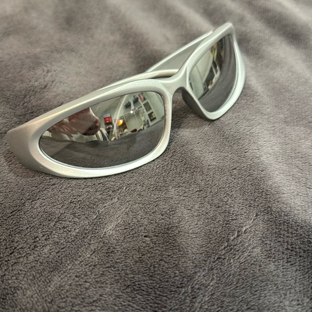 y2k silver trendy sun glasses